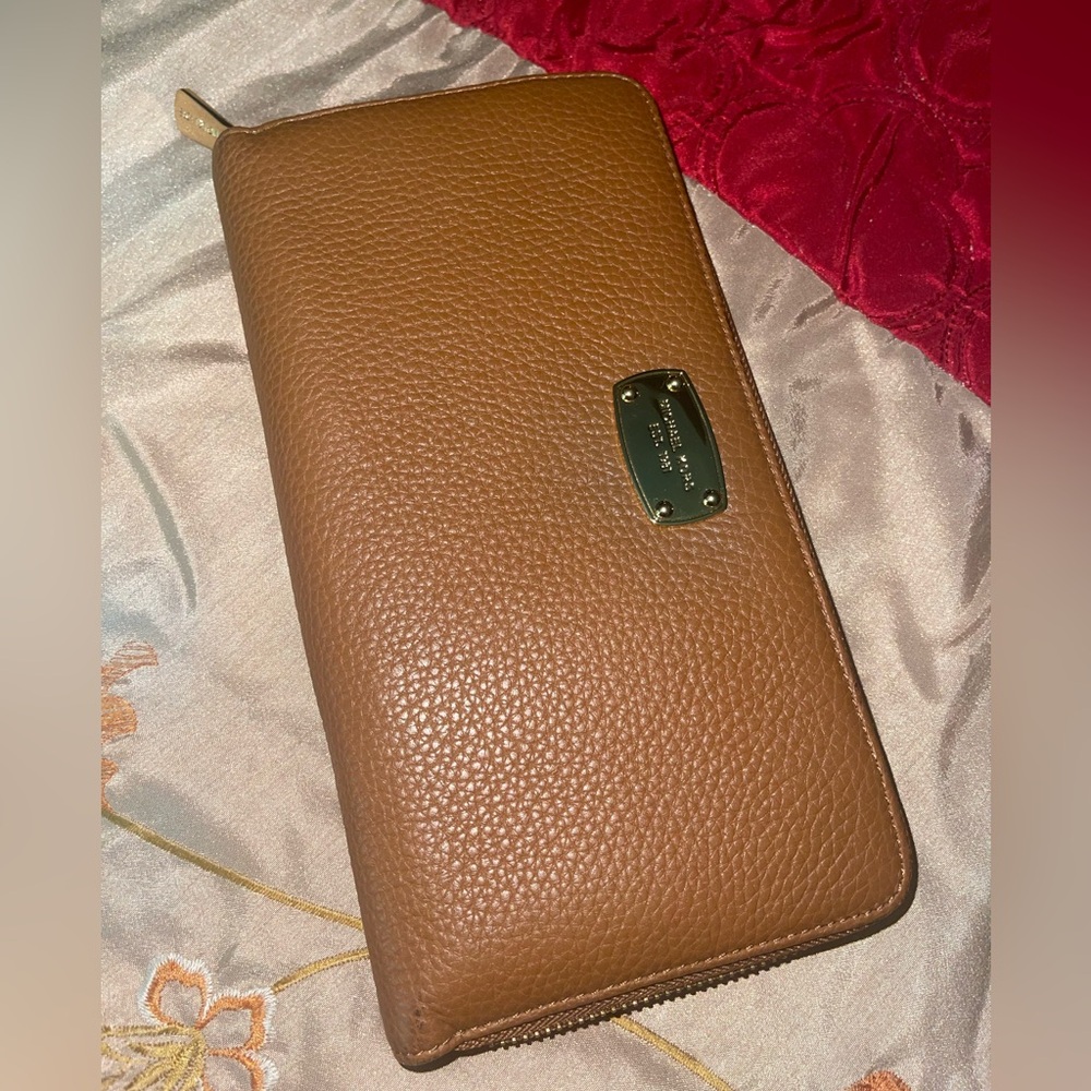 Big wallet